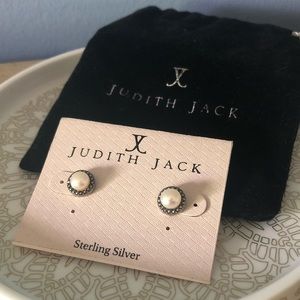 Judith Jack Pearl Studs